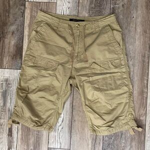 Sean John tan khaki cargo shorts.